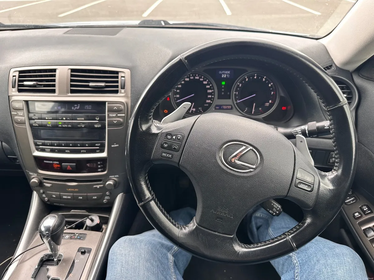 Lexus IS 2009 - Image 2