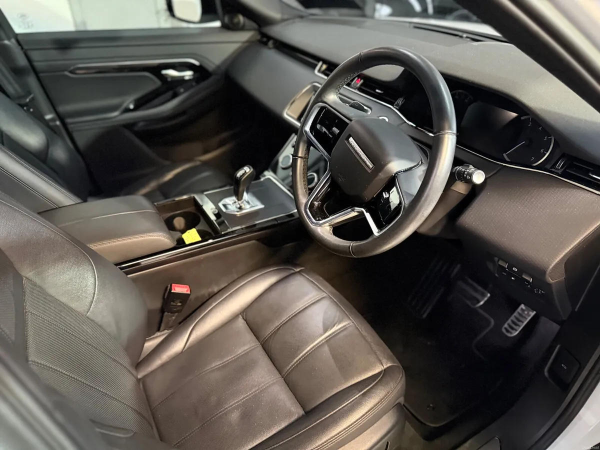 Land Rover Range Rover Evoque 2023 R-DYNAMIC - Image 4