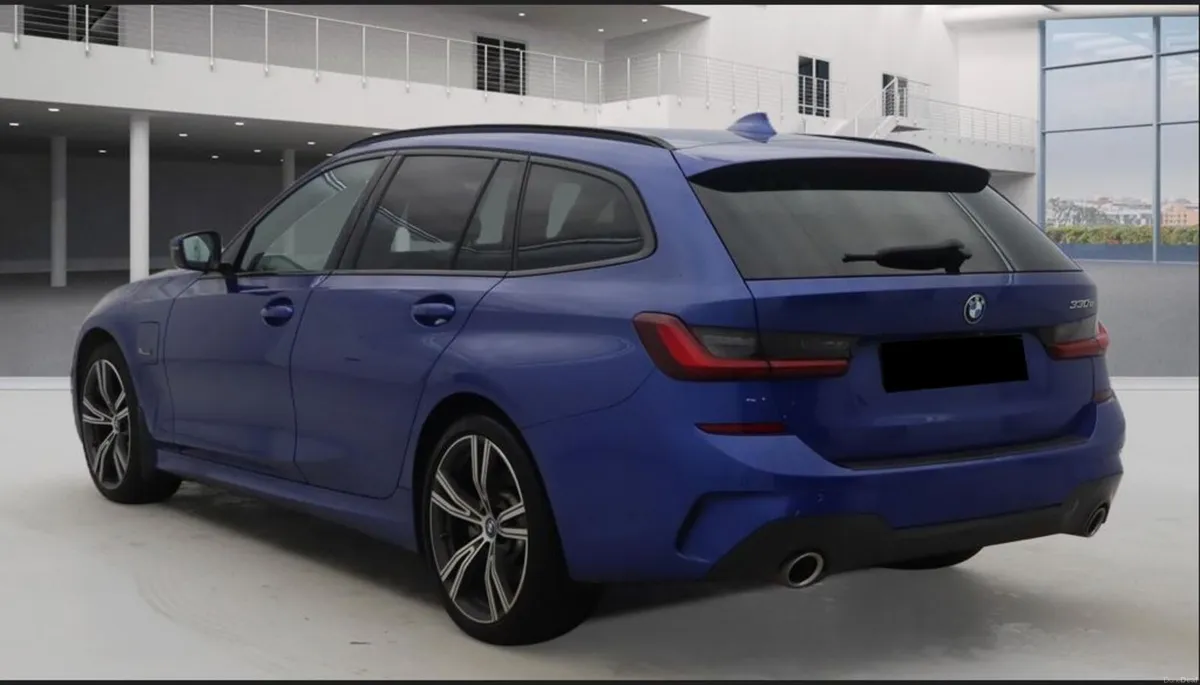 BMW 3 SERIES M SPORT ESTATE // SUNROOF - Image 3