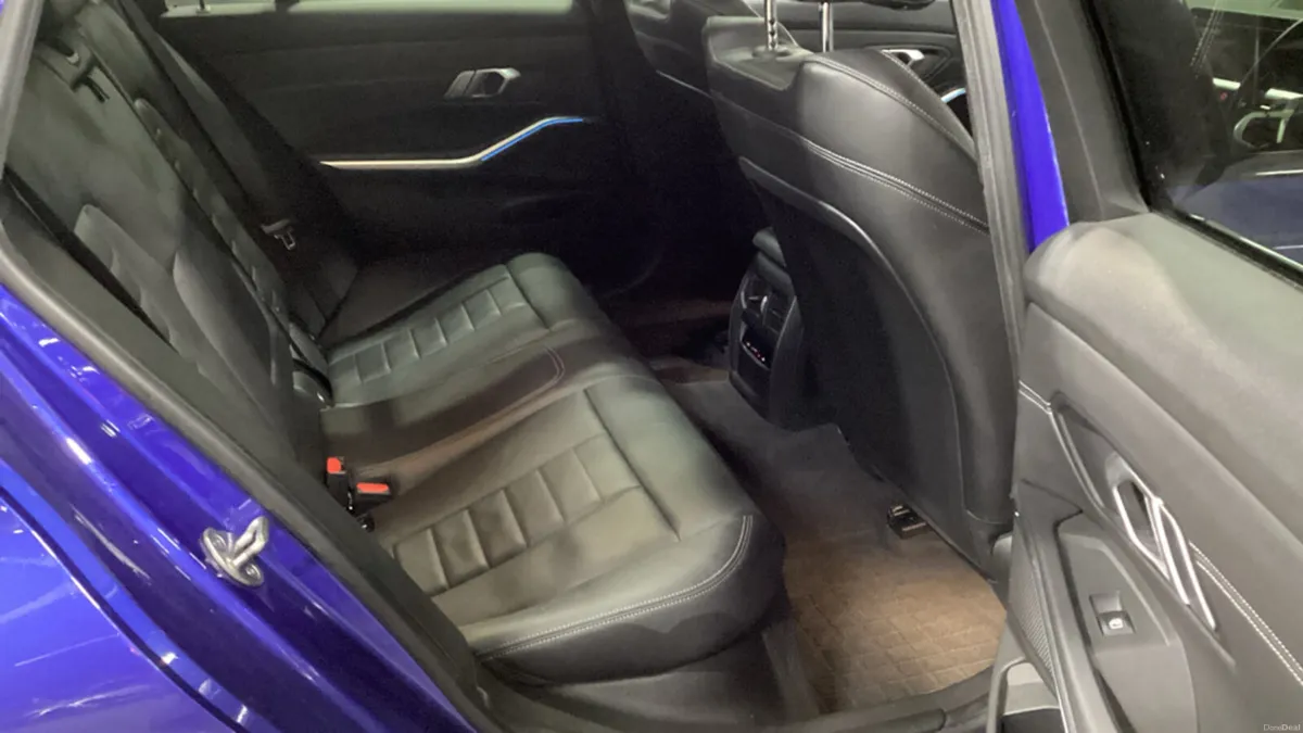 BMW 3 SERIES 330e M SPORT PANORAMIC SUNROOF ESTATE - Image 4