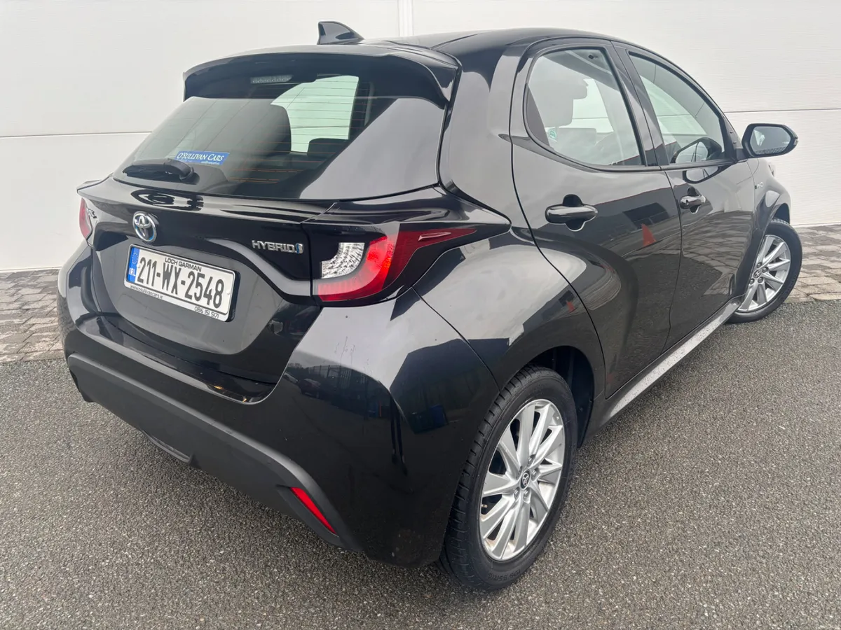 2021 TOYOTA YARIS LUNA HYBRID NCT TAX - Image 3