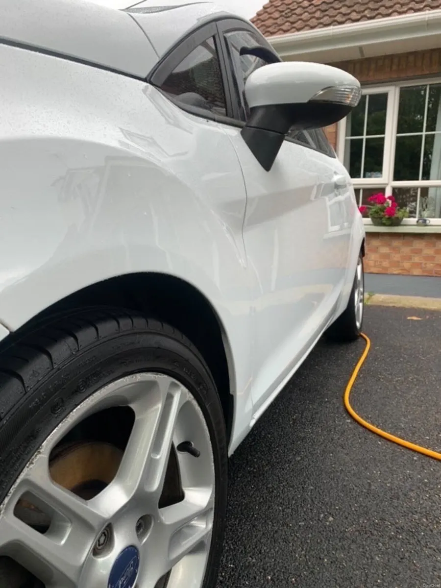 Ford Fiesta 1.6 petrol NEW NCT/ LOW MILEAGE - Image 3