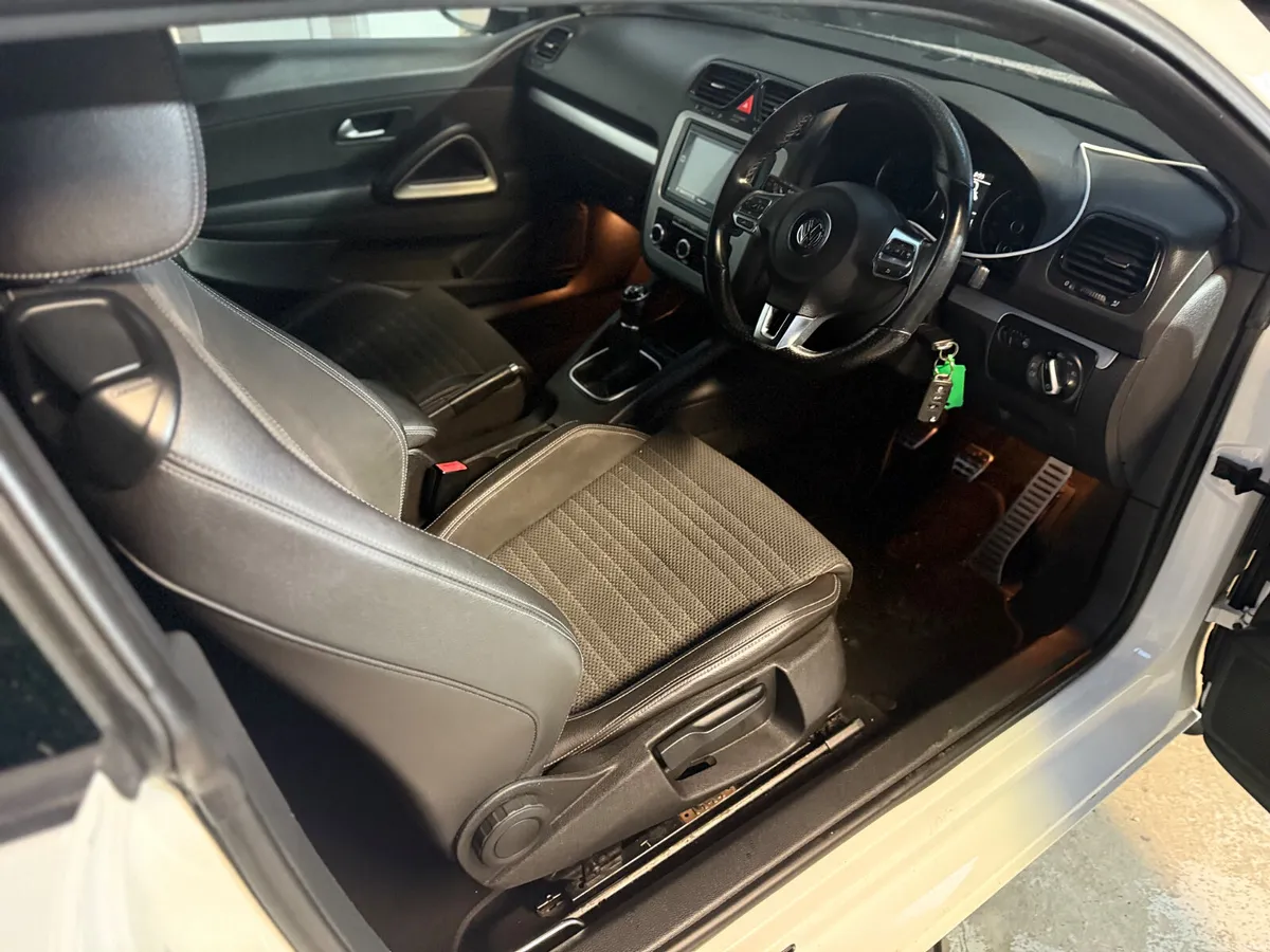 Volkswagen Scirocco 2014 2.0TDI. SPORT - Image 4