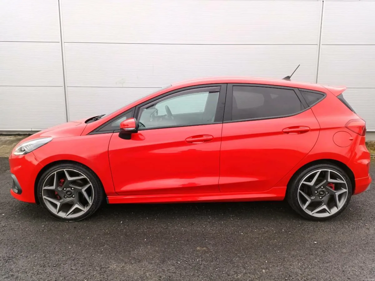 Ford Fiesta ST3 200 2018 - Image 2