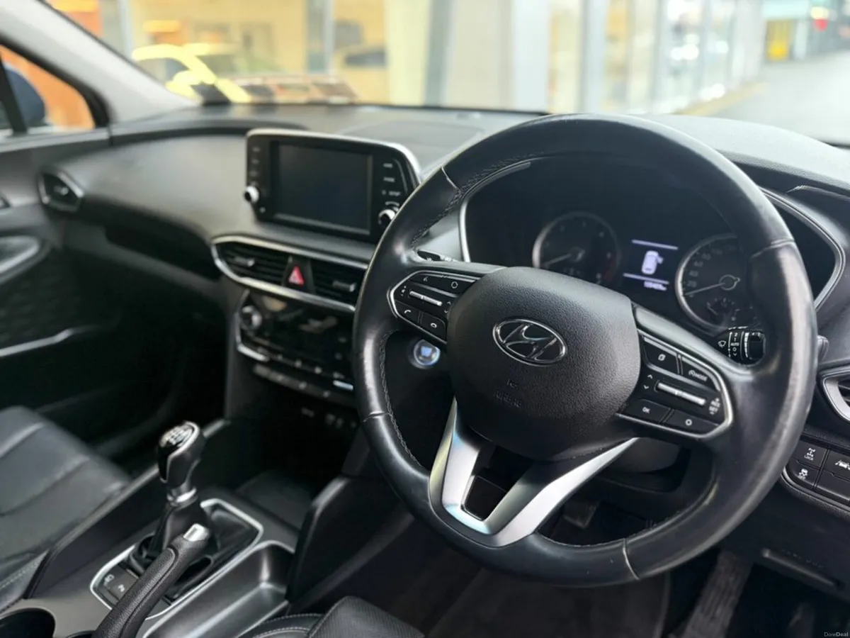 Hyundai Santa Fe 4WD Executive Plus 5DR - Image 2