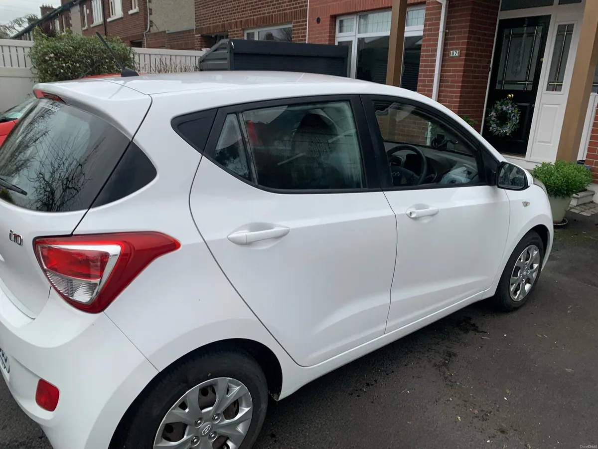 Hyundai i10 - Image 2