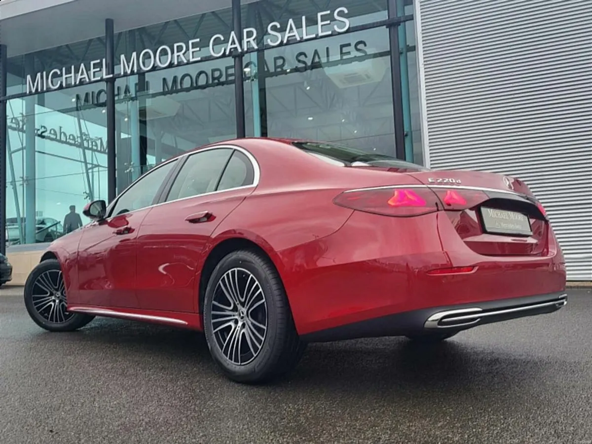 Mercedes-Benz E-Class E220d Exclusive PLUS AUTO - Image 3