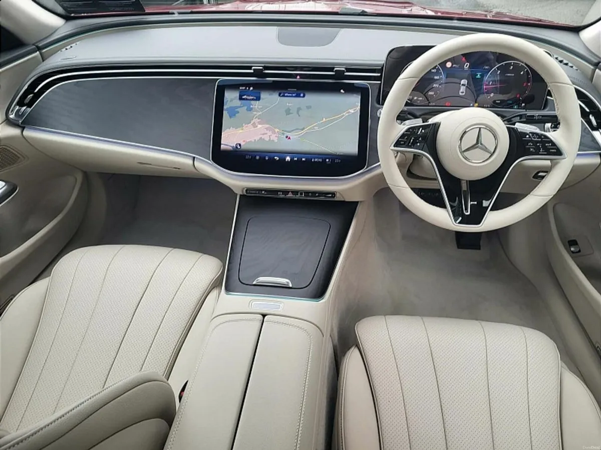 Mercedes-Benz E-Class E220d Exclusive PLUS AUTO - Image 4