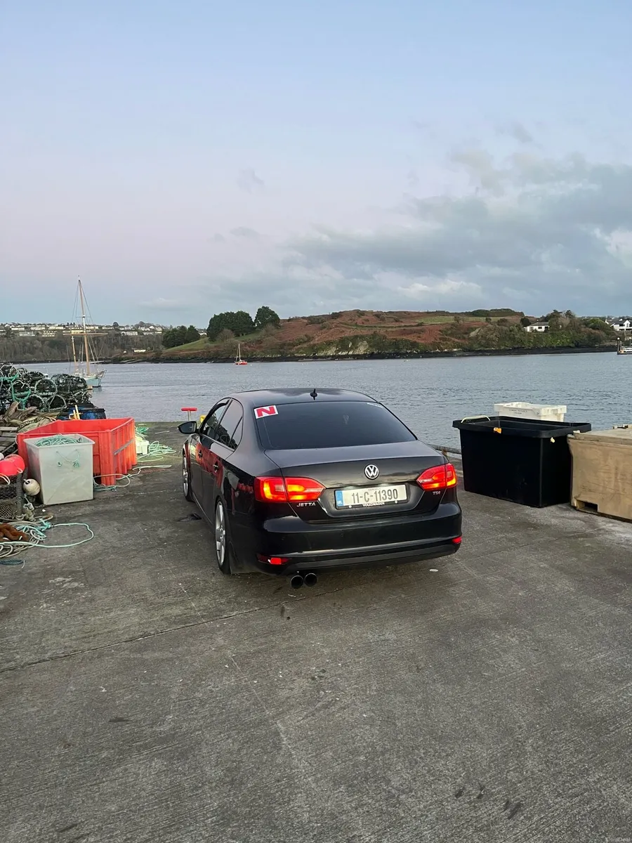 2011 Volkswagen Jetta - Image 4