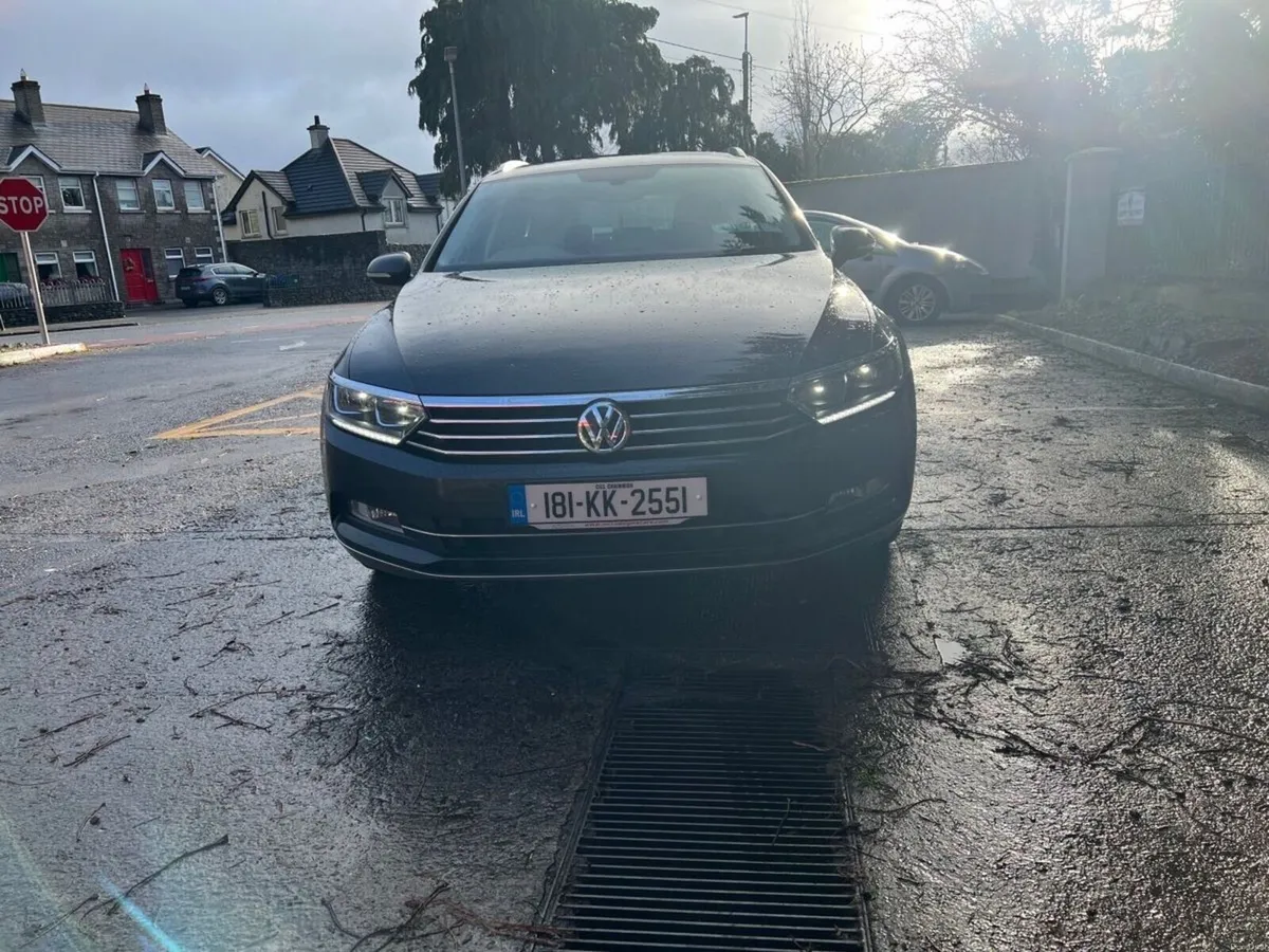 Volkswagen Passat 2018 - Image 2
