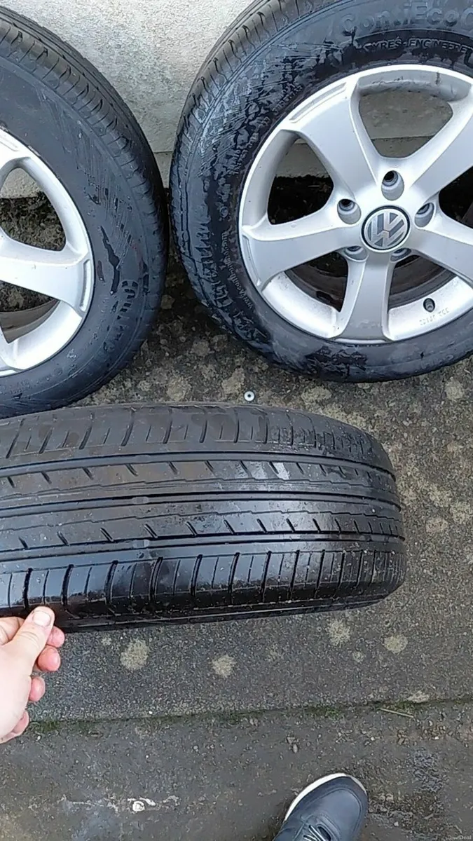 Volkswagen Golf 15 inch alloys - Image 3
