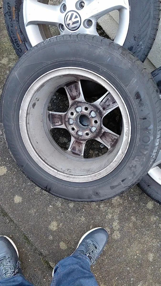 Volkswagen Golf 15 inch alloys - Image 4