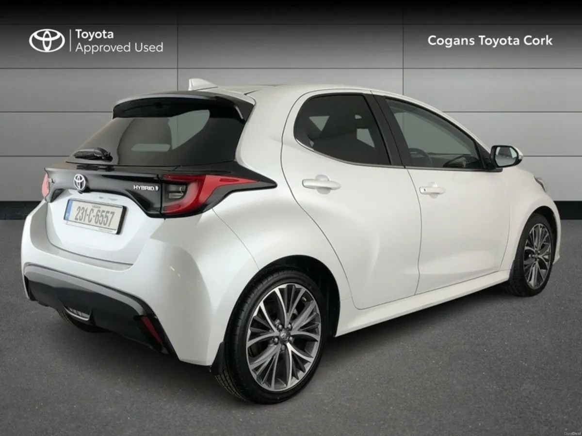 Toyota Yaris 1.5 - Image 2