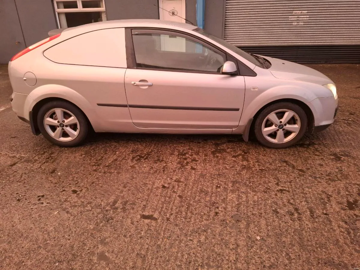 Ford focus hatchback - Image 3