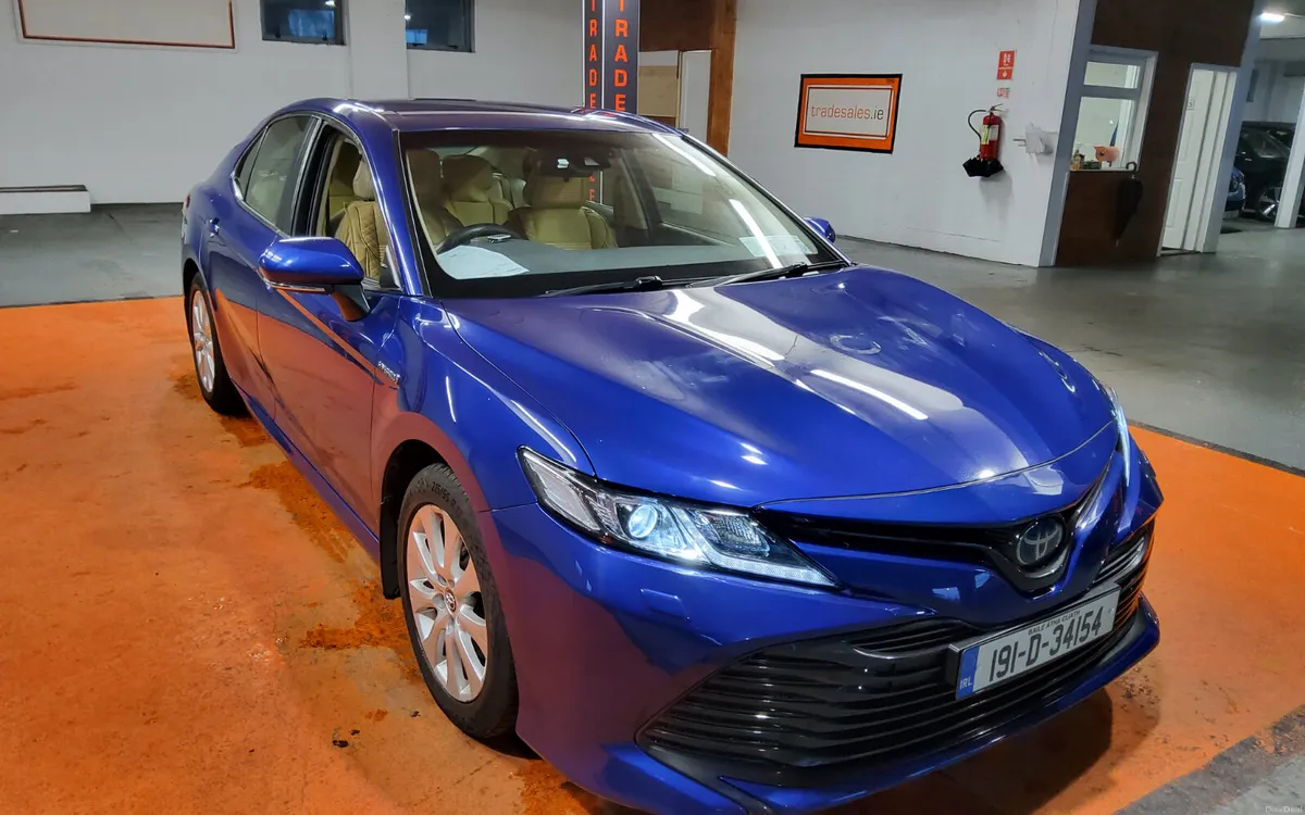 Toyota Camry 2019 - Image 1