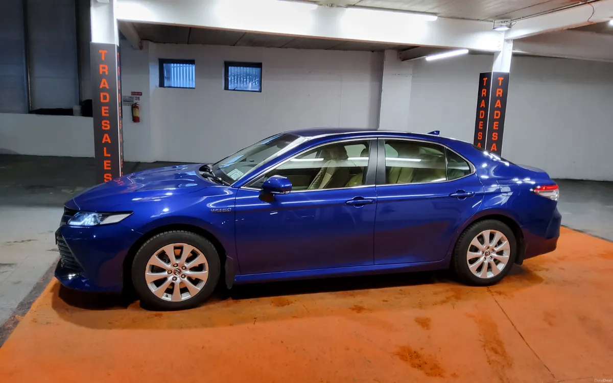 Toyota Camry 2019 - Image 4