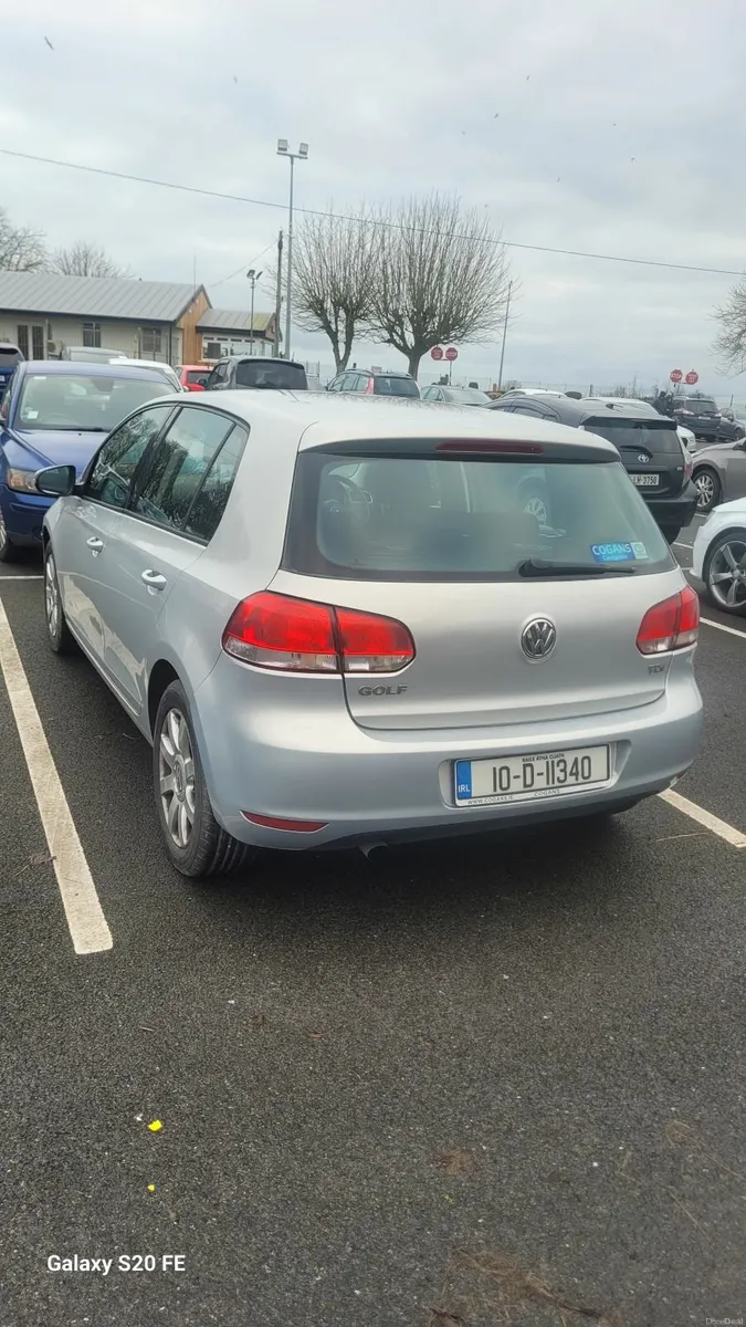 Volkswagen Golf 2010 - Image 2