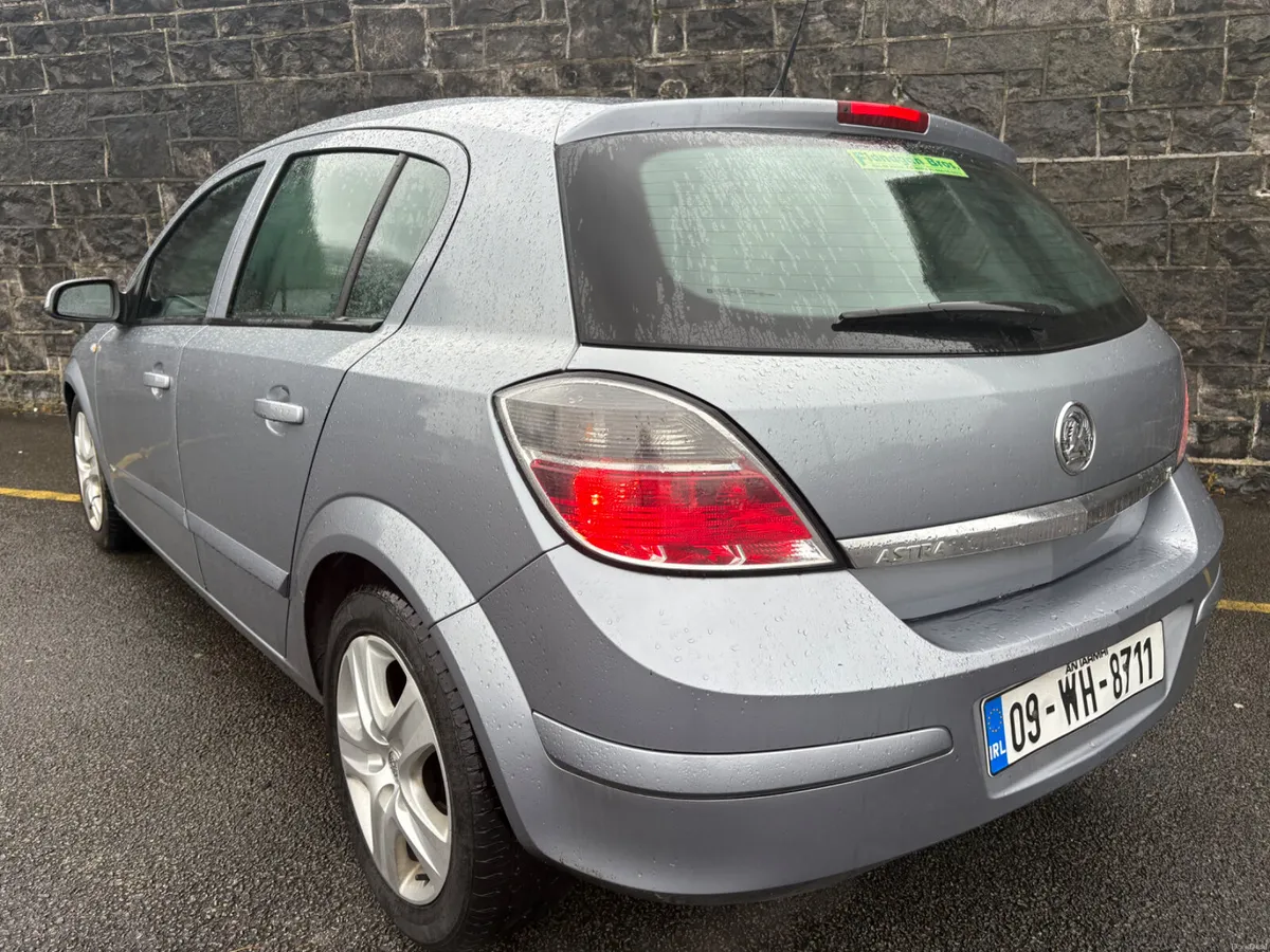 09 Vauxhall Astra NCTd and Tax!! Bargain! - Image 2