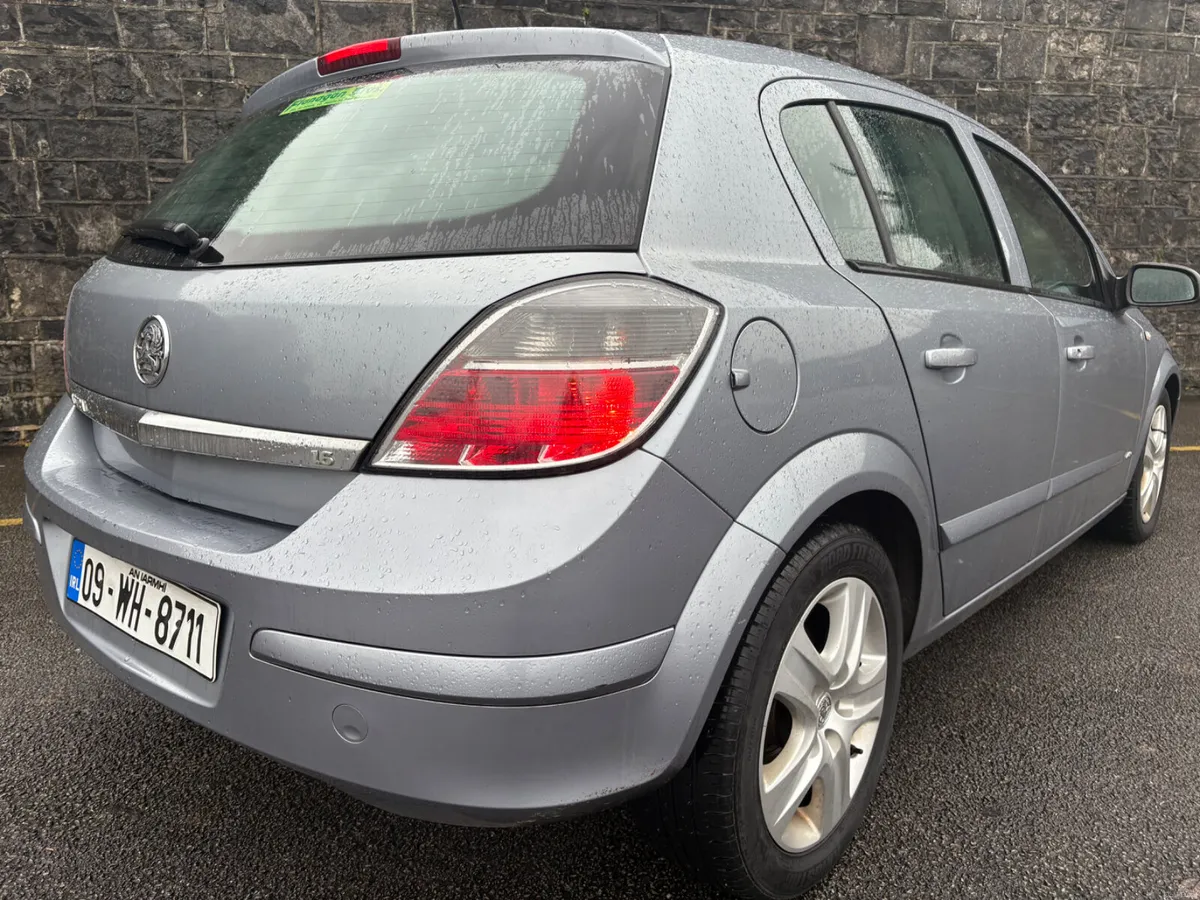 09 Vauxhall Astra NCTd and Tax!! Bargain! - Image 4