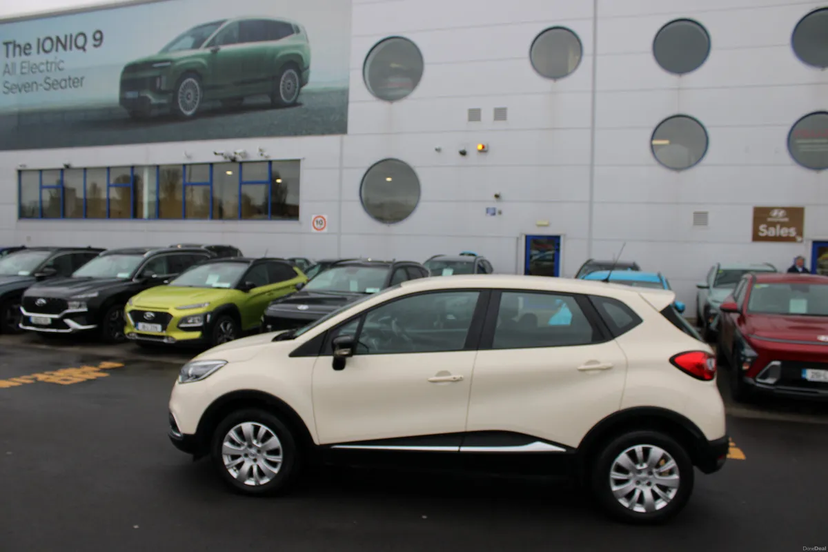 Renault Captur 2017 - Image 2