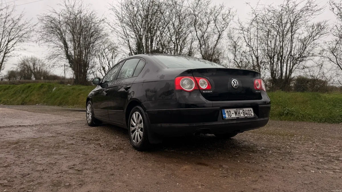 2010 Volkswagen Passat 1.6 TDi - Image 3