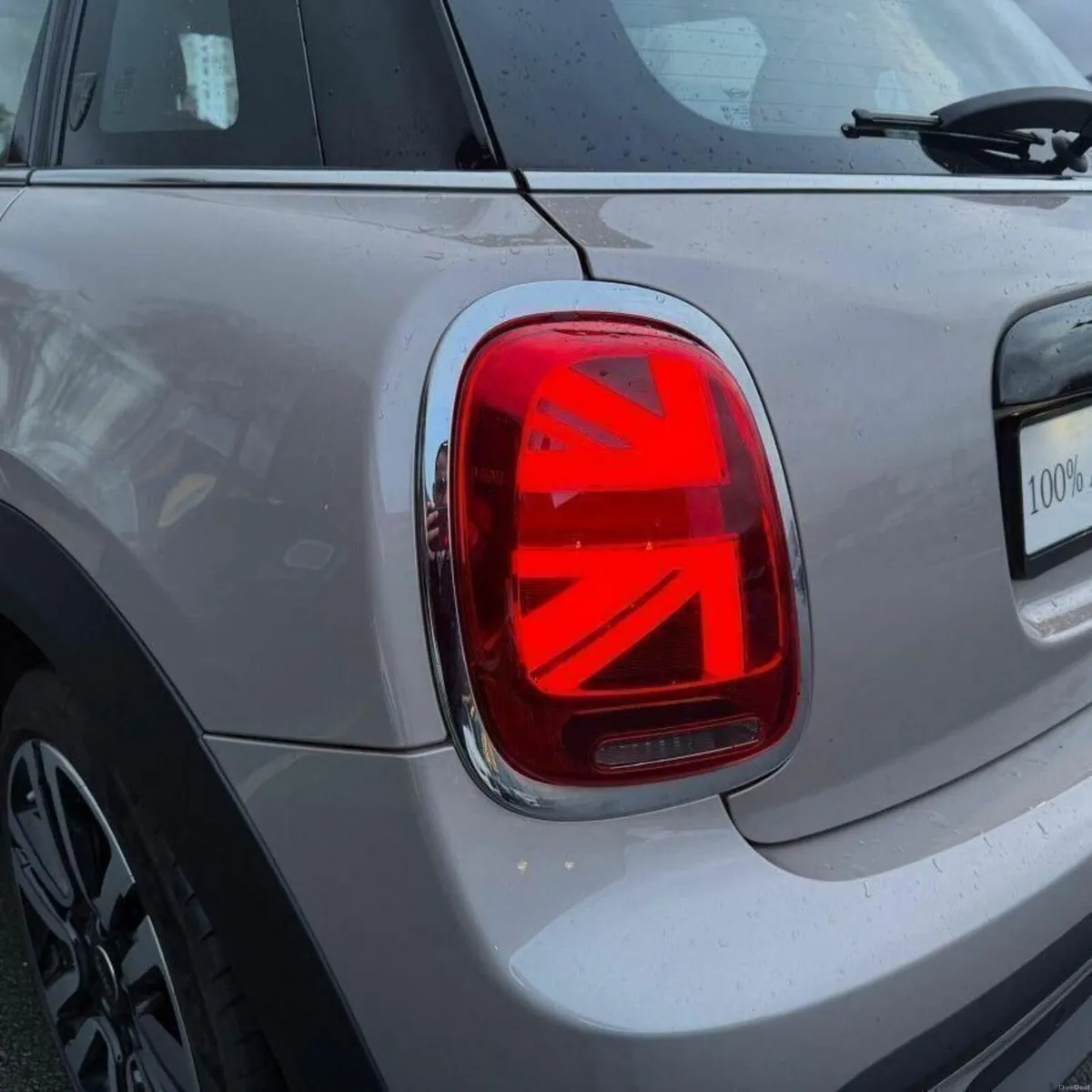 Mini Cooper 5-Door Cooper Exclusive - Image 4