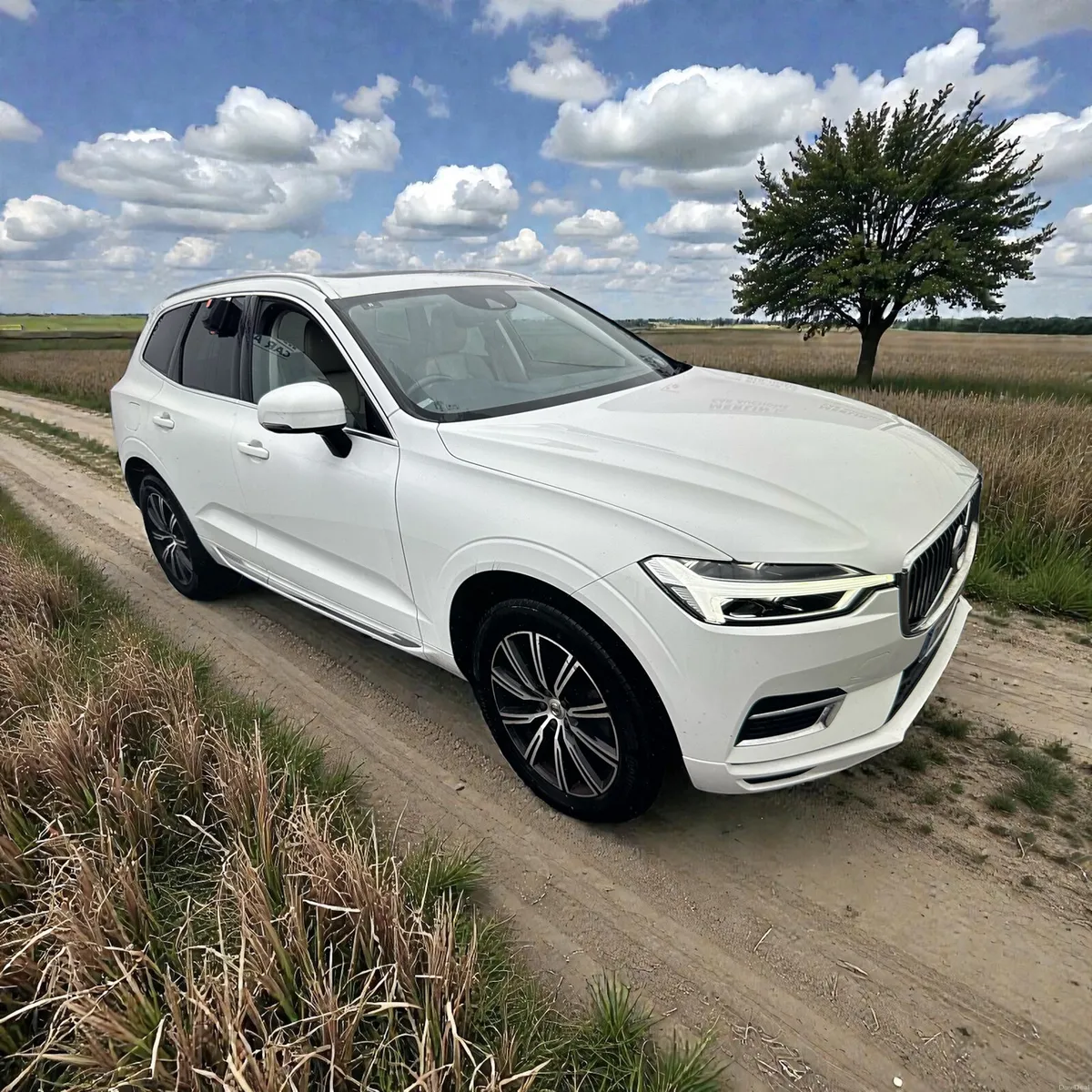 Volvo XC60 T8 (390hp) PHEV Inscription Auto AWD - Image 1