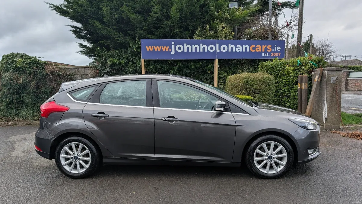 Ford Focus 2017 - Image 2