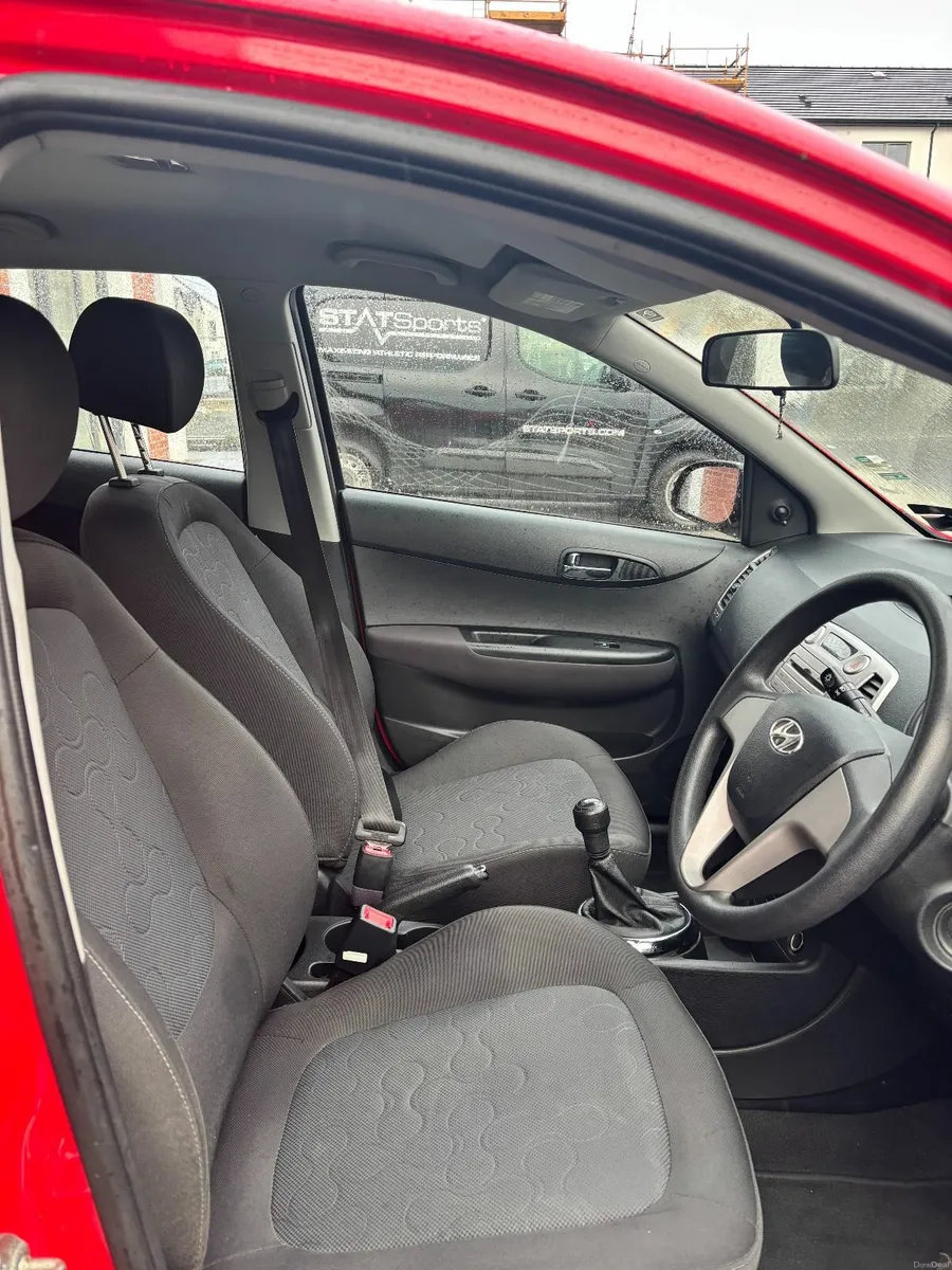 Hyundai i20 2011 - Image 2