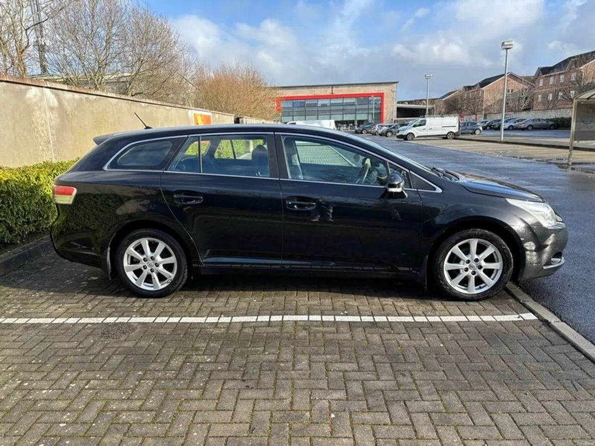 2011 Toyota Avensis - Image 3