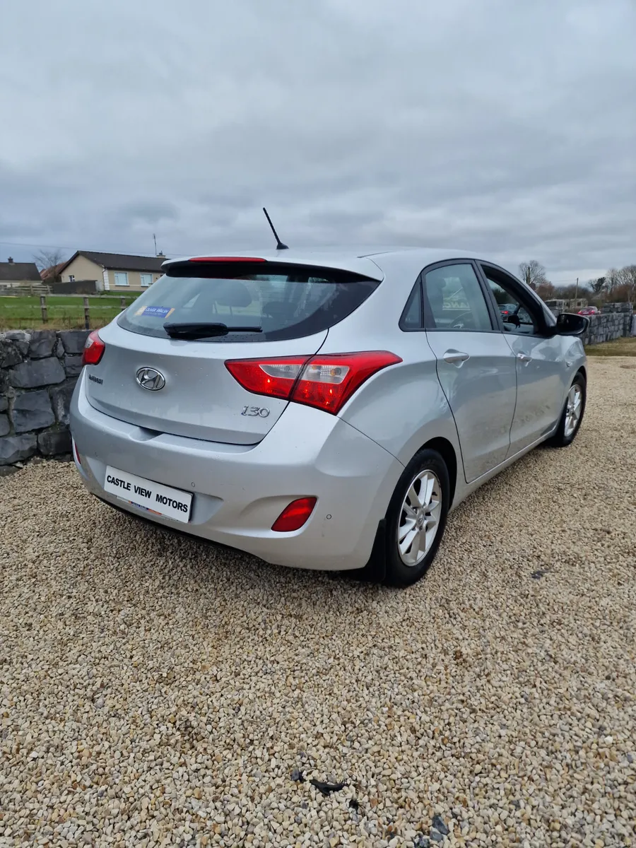 14 Hyundai i30 deluxe model diesel - Image 4