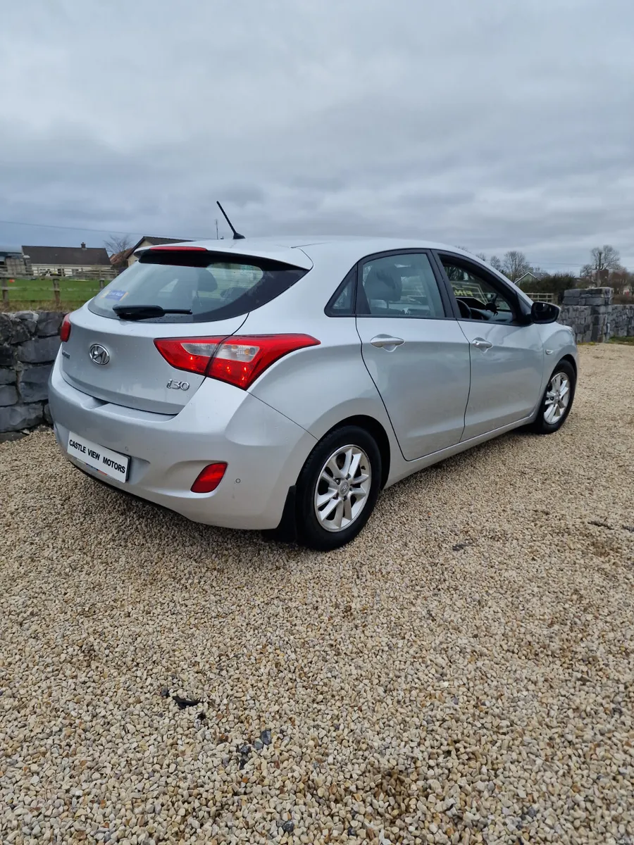 14 Hyundai i30 deluxe model diesel - Image 3