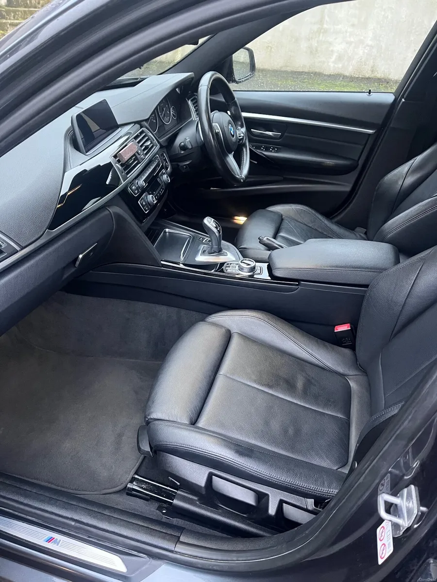 BMW 3-Series 2018 - Image 4