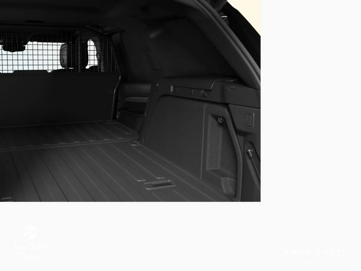Land Rover Discovery 3.0 HSE DYNAMIC COMM *AVAILAB - Image 5