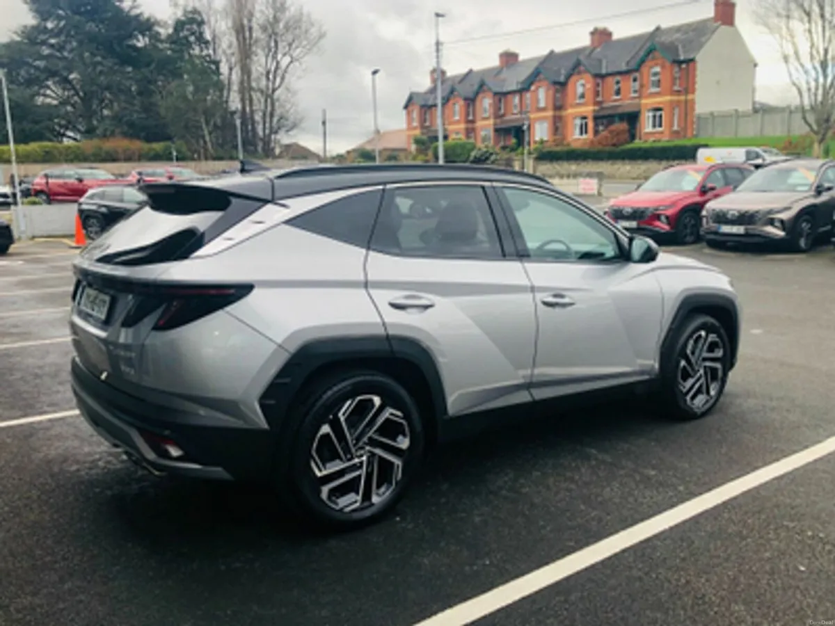 Hyundai Tucson Executive Plus 1.6 Hybrid Automatic - Image 3