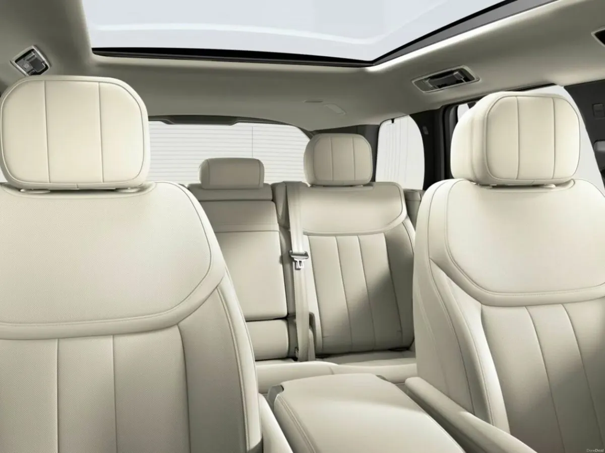 Land Rover Range Rover HSE 460bhp - *** Available - Image 3