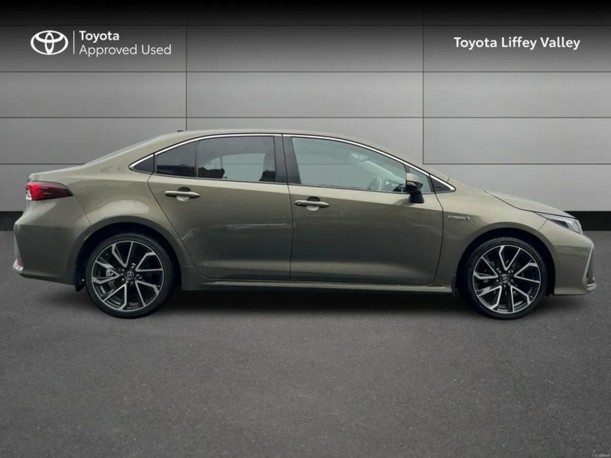 Toyota Corolla COROLLA HYBRID SOL 4DR SALOON - Image 3