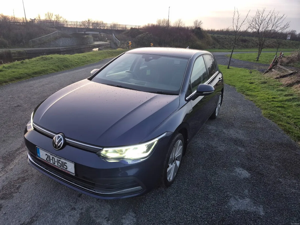 2021 (211) Volkswagen Golf Style 2.0L TDI - Image 3