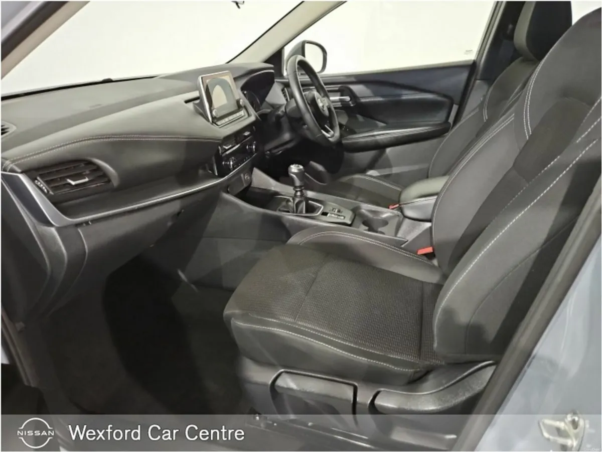 Nissan Qashqai 1.3 PET SV STOCK CLEARANCE - Image 6