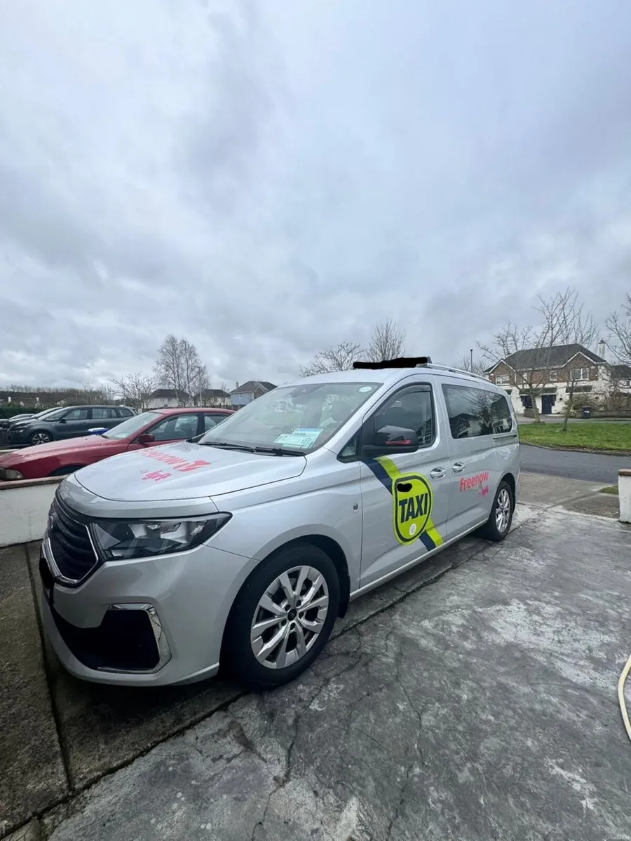 Ford 7 Seater Taxi - Image 2