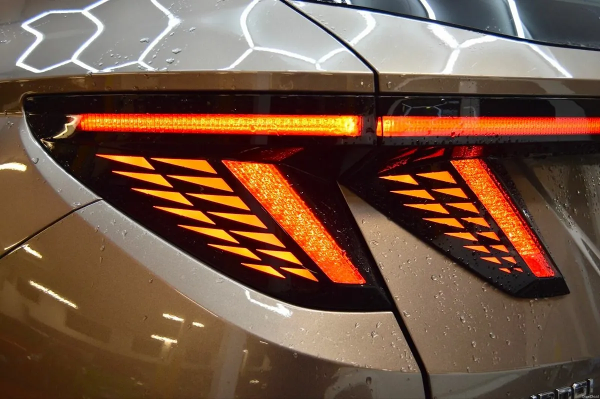 Hyundai Tucson 2WD Executive Plus HEV Auto - Image 3