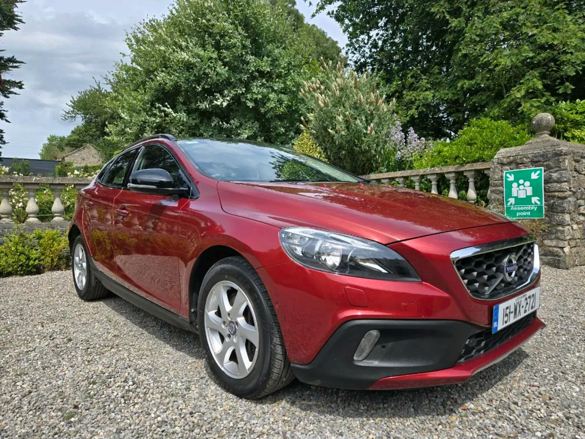 Volvo V40 Cross Country - Image 1