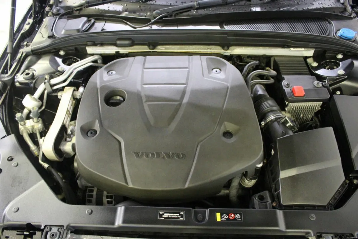 Volvo V60 D3 (150hp) Momentum Auto (TENDER 8) - Image 3