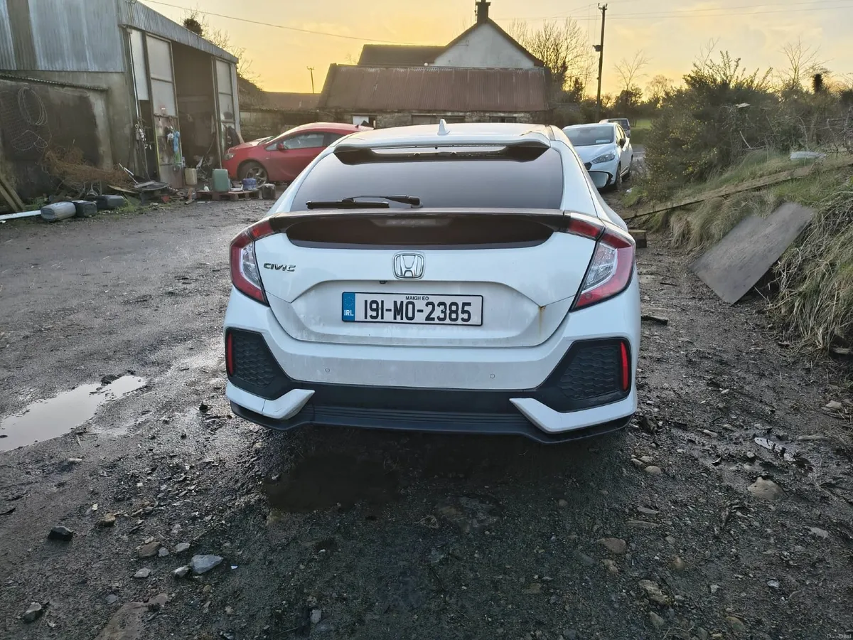 Honda Civic 2019 - Image 1