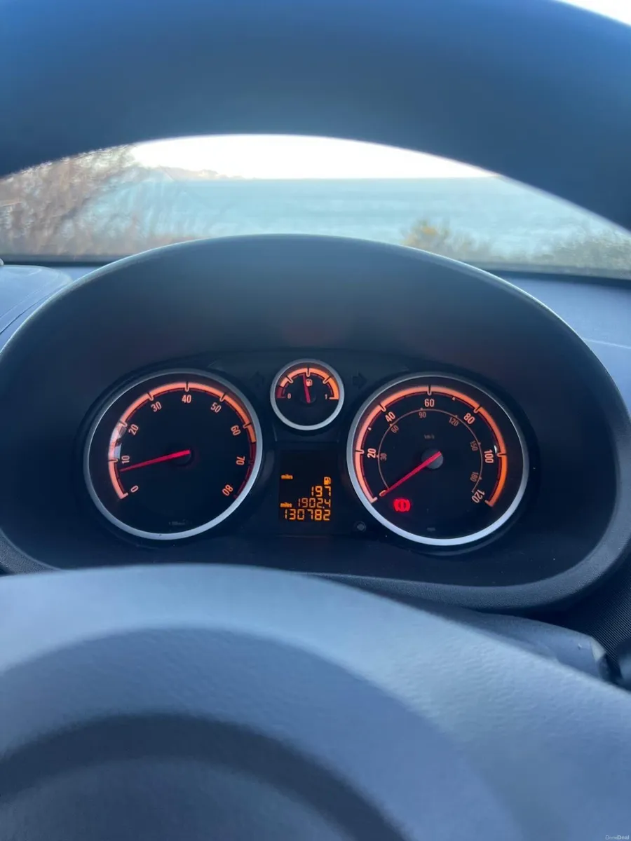 Opel corsa 1.2 manual - Image 1