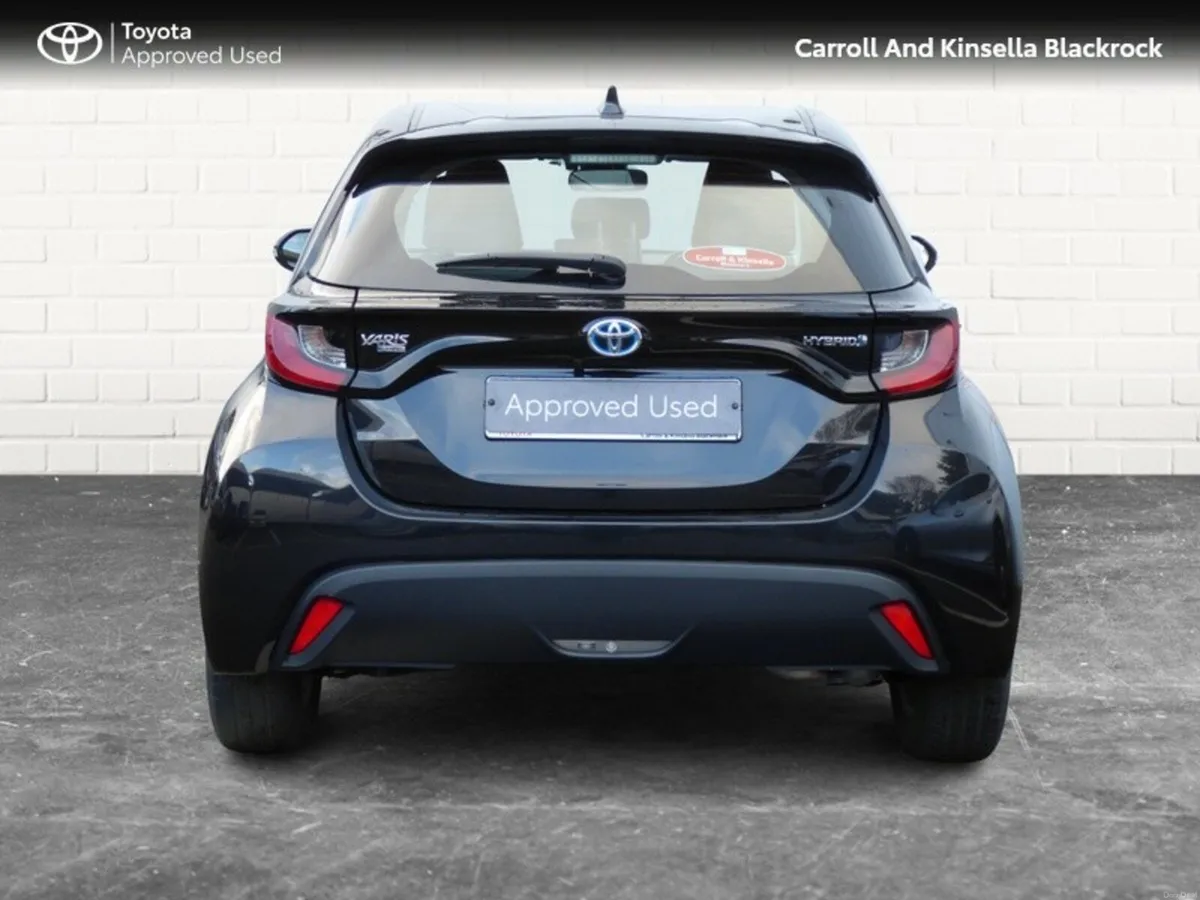Toyota Yaris Hybrid Luna - Image 4