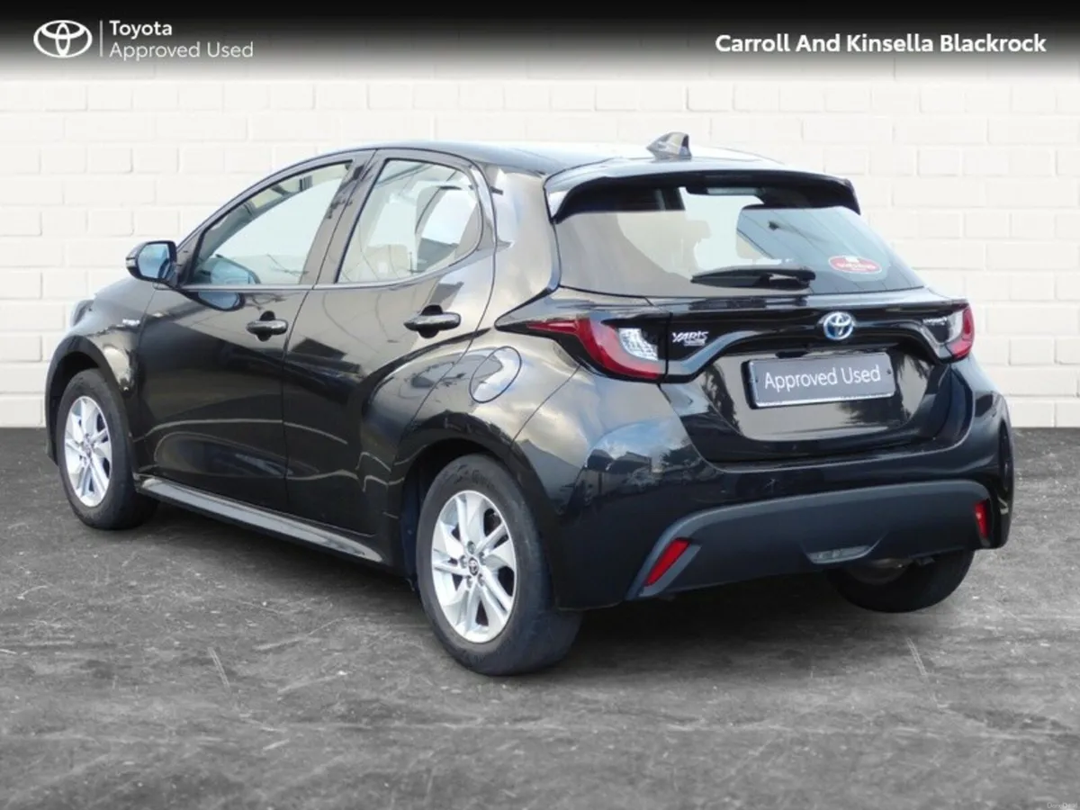 Toyota Yaris Hybrid Luna - Image 2