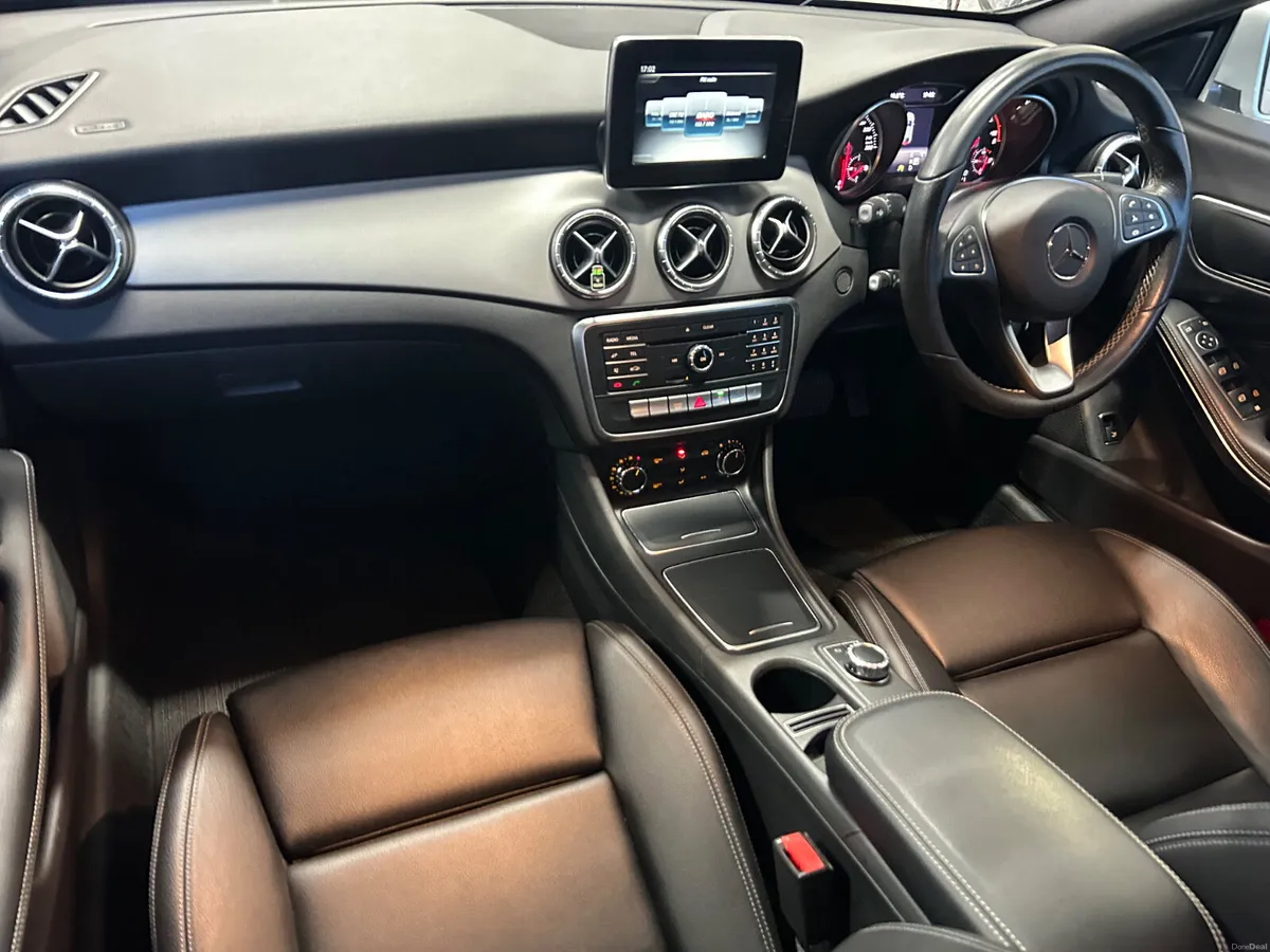 Mercedes-Benz Cla180D Urban - Image 2