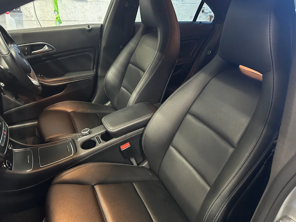 Mercedes-Benz Cla180D Urban - Image 3