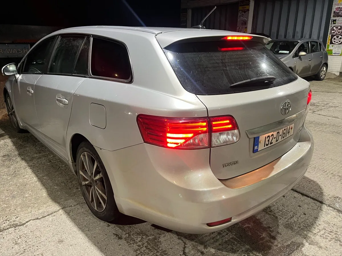 2013 Toyota avensis 2.0 diesel - Image 4